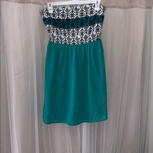 Darling strapless dress
